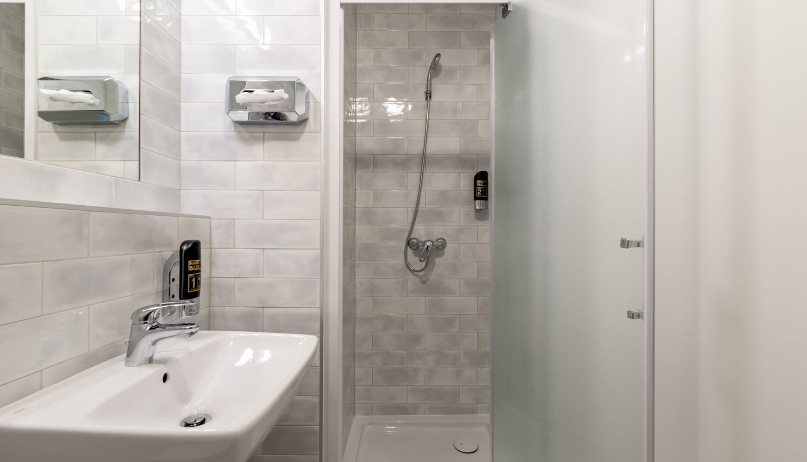 Badezimmer - a&o Budapest City Hostel