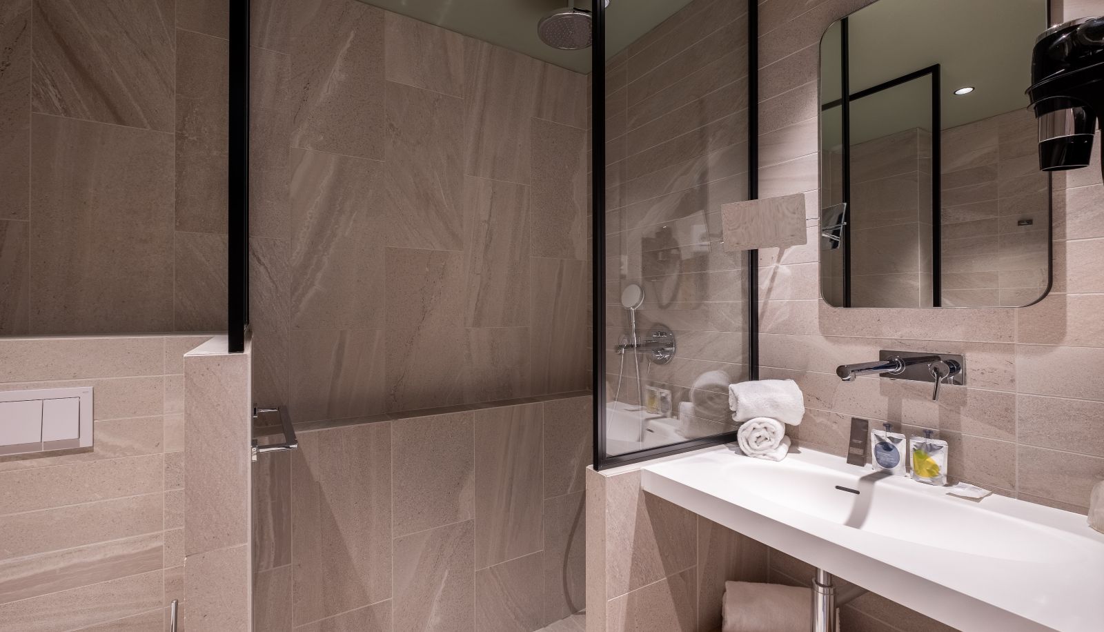 Badezimmer - KYRIAD LYON OUEST - Limonest