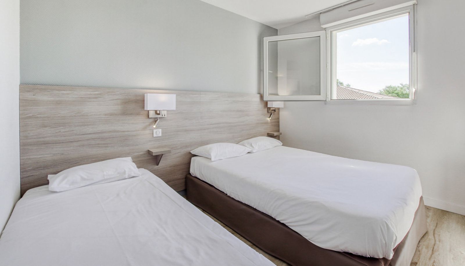 Pokój trzyosobowy - BRIT HOTEL CLERMONT L'HERAULT