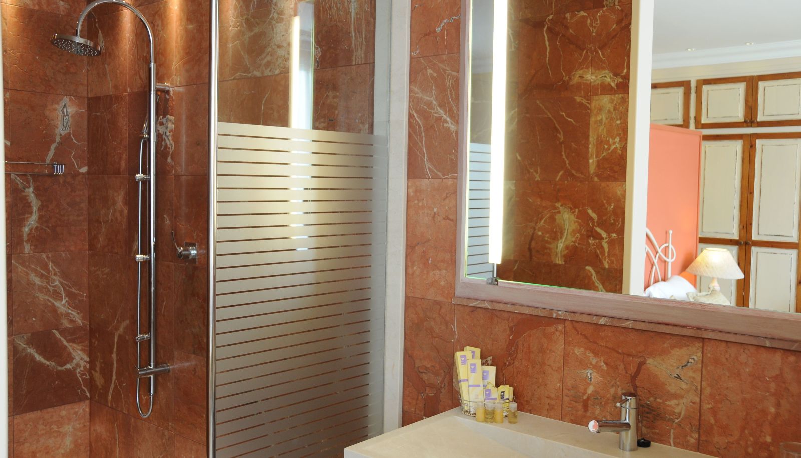 Bathroom - Ceferino Hotel