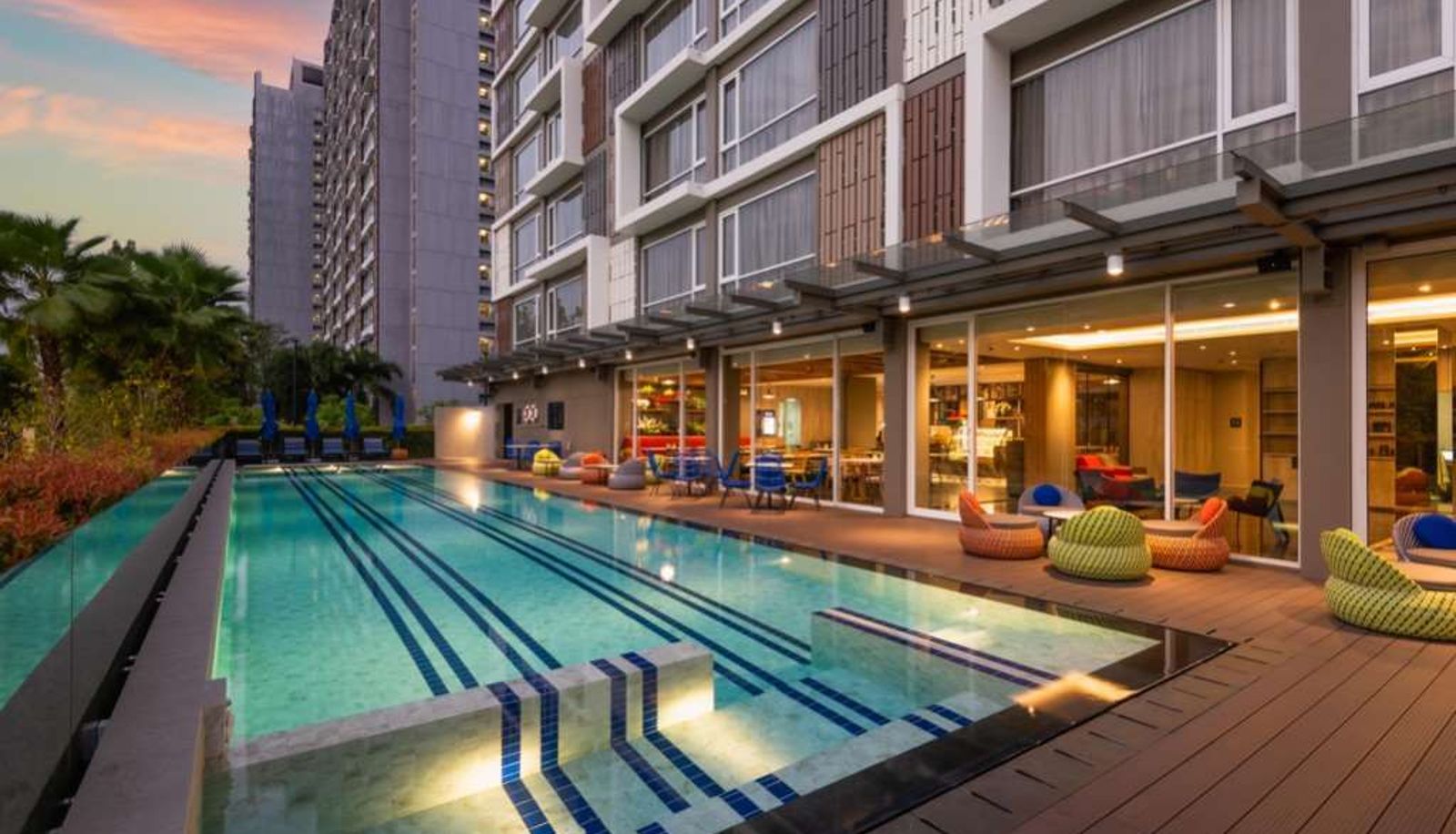 Pool - Maitria Hotel Rama 9 Bangkok – A Chatrium Collection