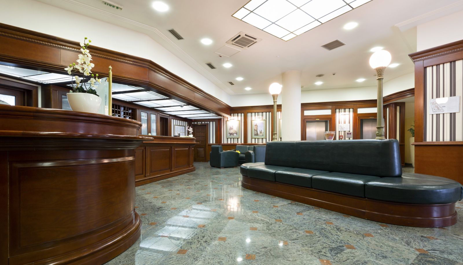 Reception - Kopernikus Hotel Prag