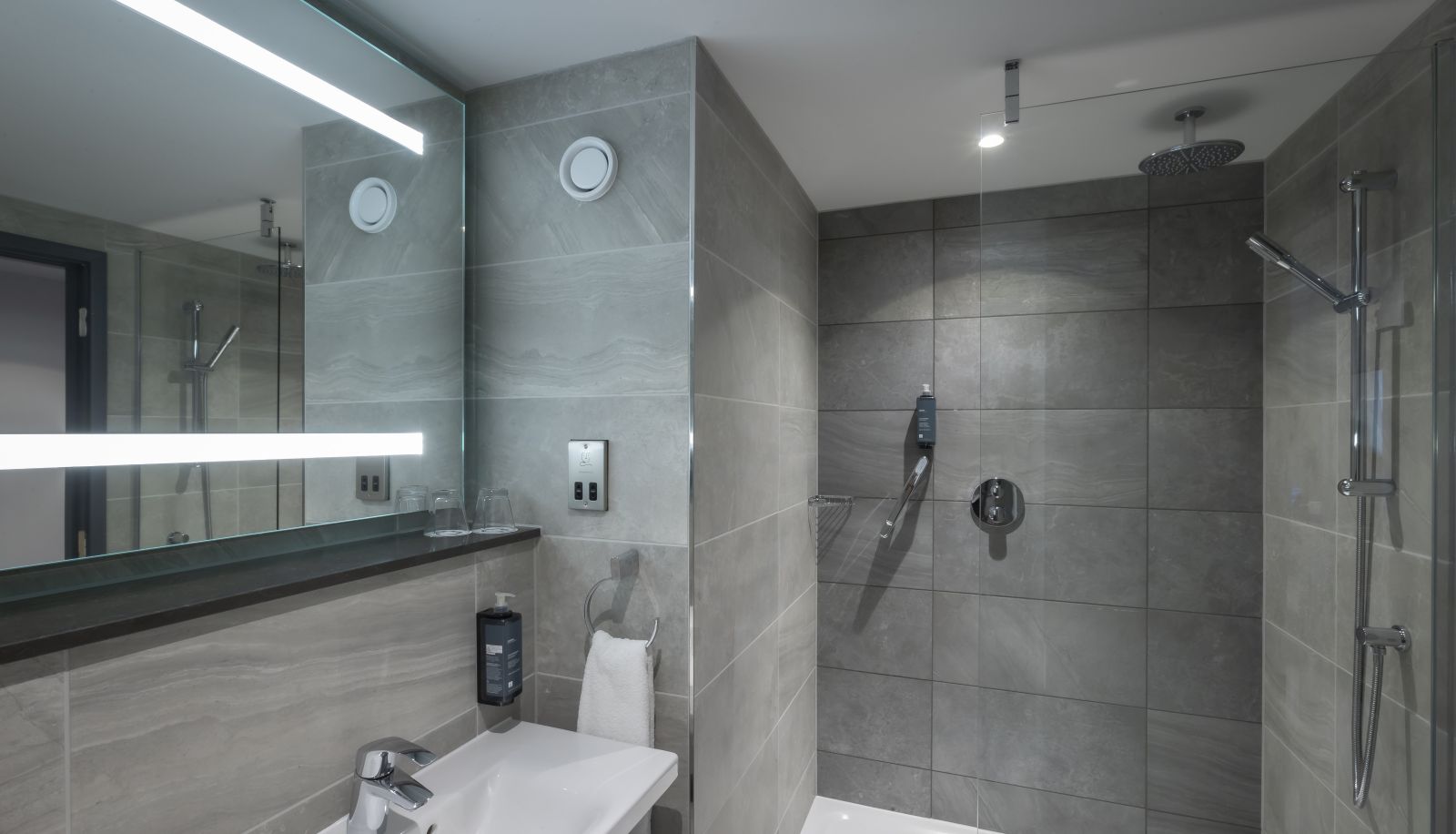 Standard room (double) - Maldron Hotel Manchester City Centre