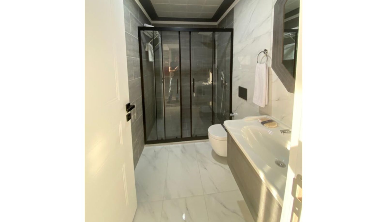 Cuarto de baño - Nenessa Hotel