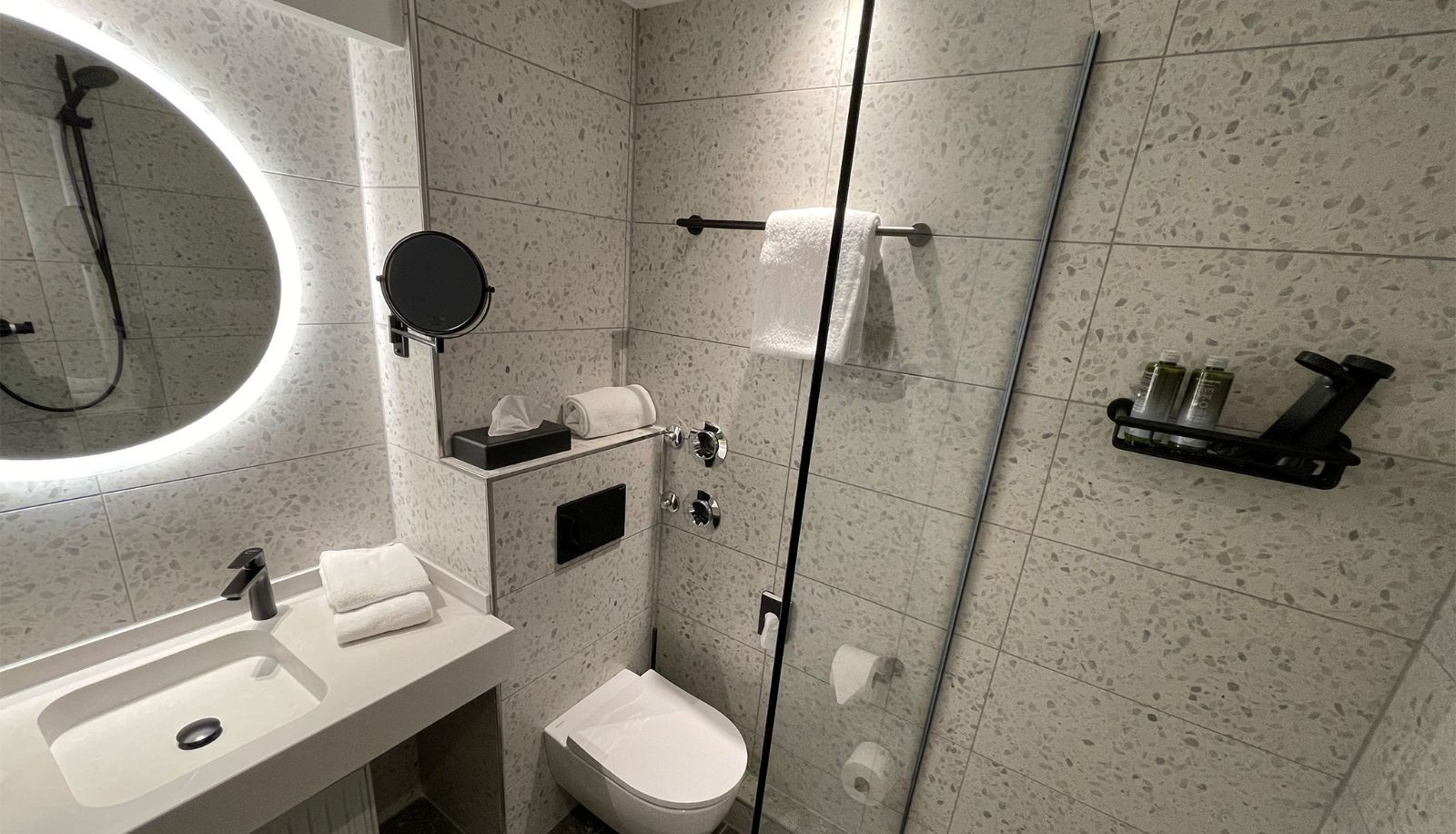 Salle de bain - LOGINN Hotel Stuttgart Zuffenhausen
