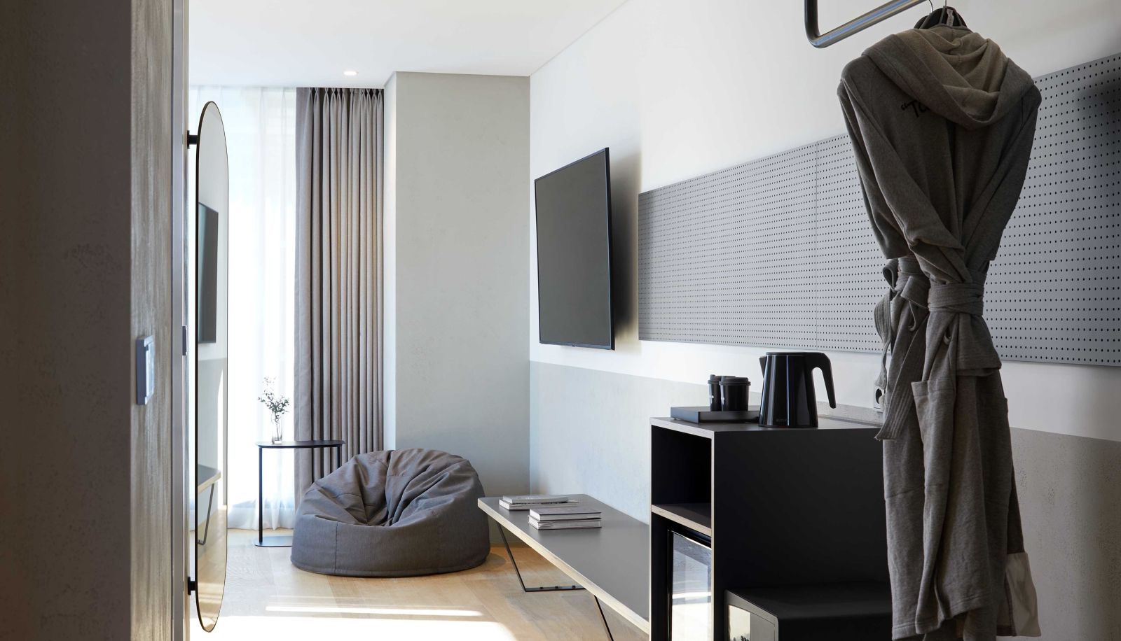 Business room - Take Hotel