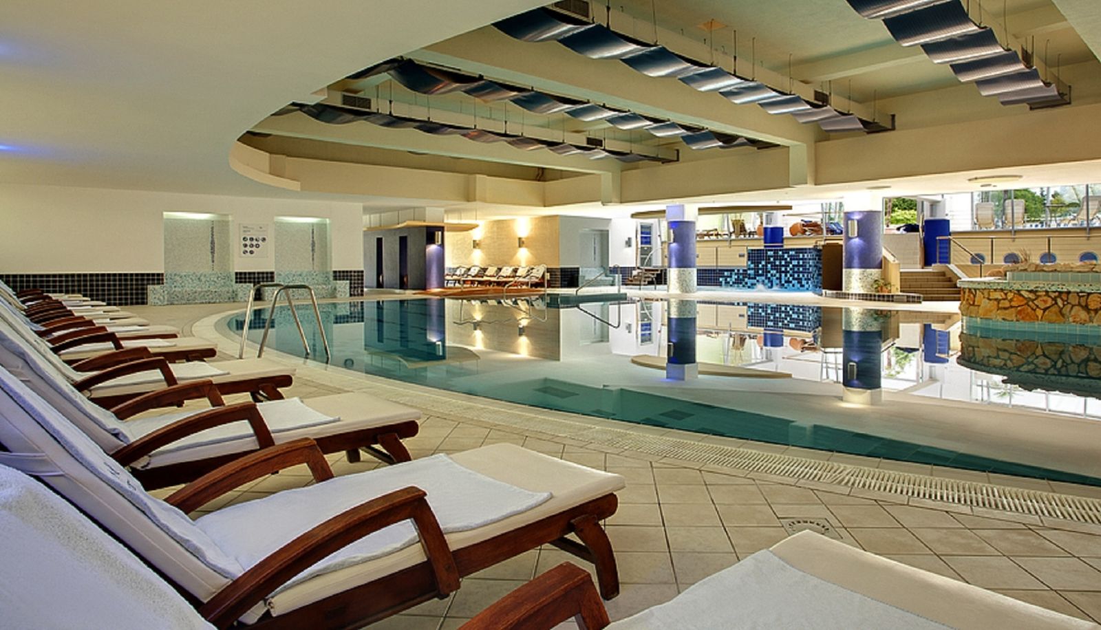 Pool - Valamar Diamant