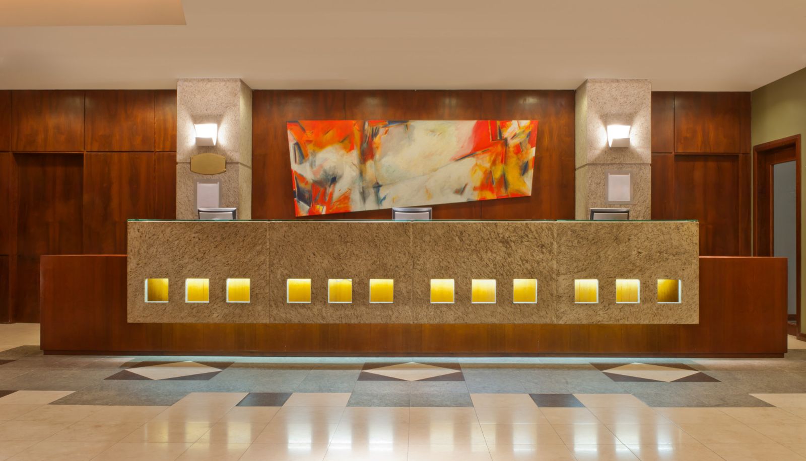 Hall - Qoya Hotel Curitiba Curio Collection by Hilton
