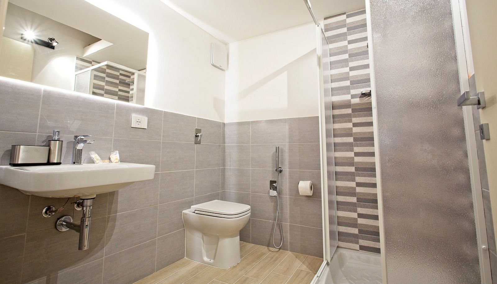 Badezimmer - Multisuite Palermo