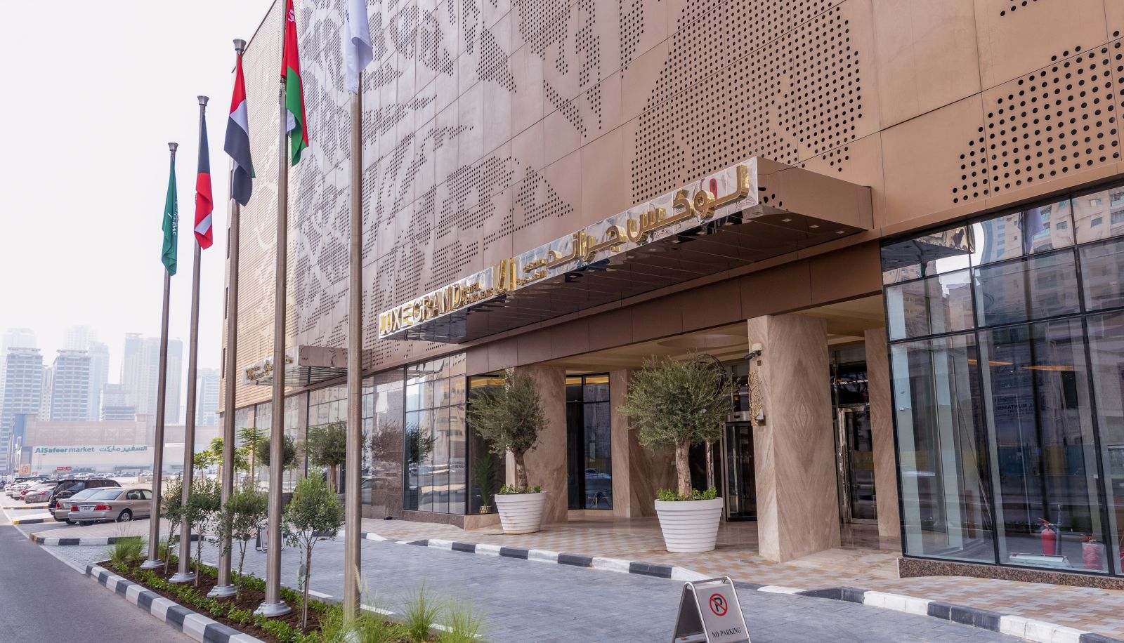 Hotel outdoor area - Luxe Grand Hotel Apartments