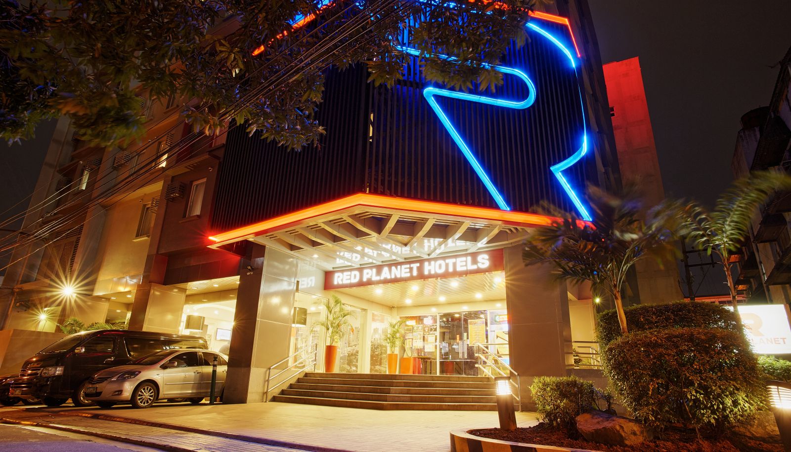 Zewnętrzna część hotelu - Red Planet Makati Avenue Manila