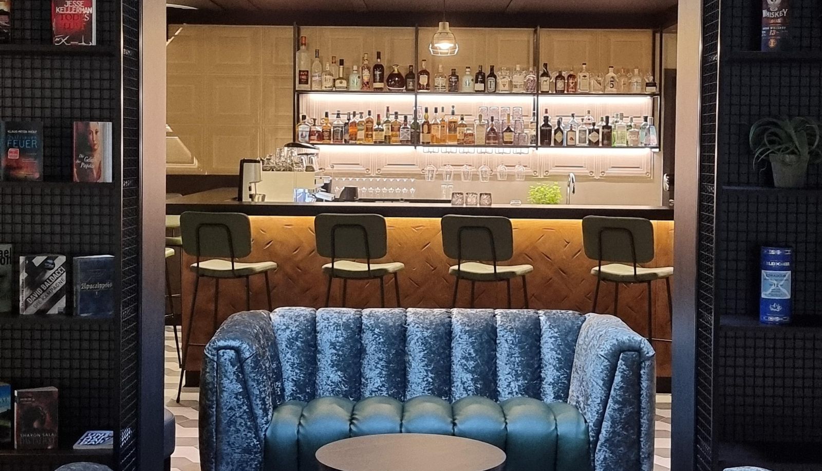 Bar - FreshSuites & Bar