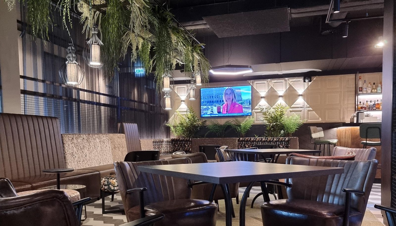 Bar - FreshSuites & Bar