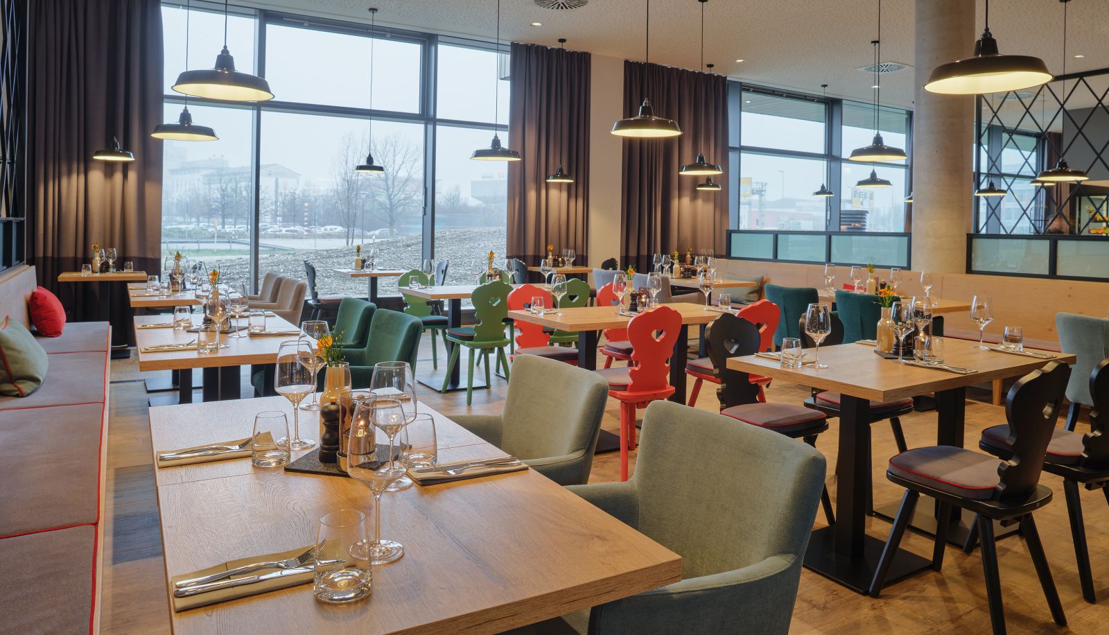 Ontbijtzaal in het restaurant - Dorint Hotel