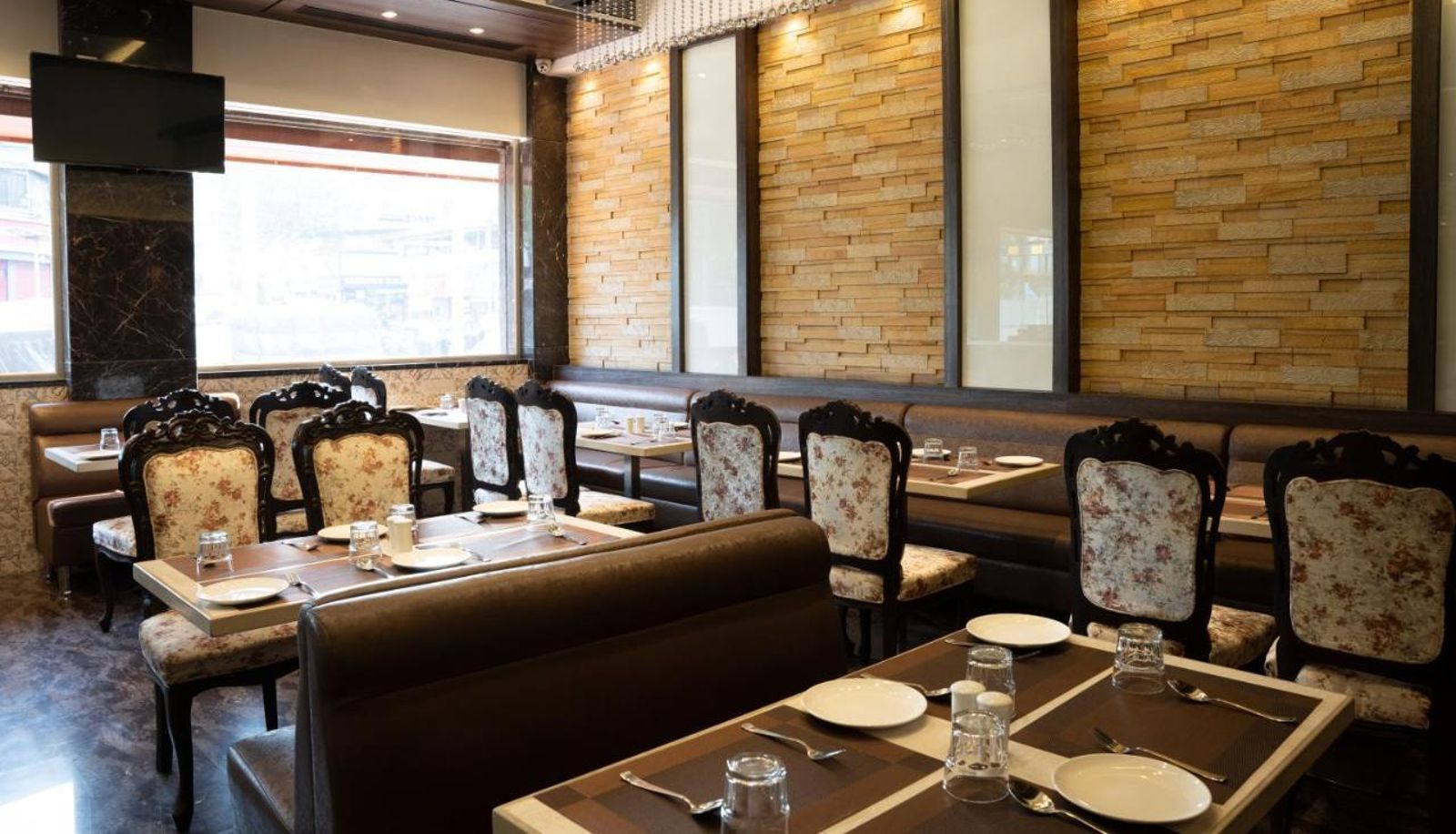 Standard room (single) - Gold Crest Business Hotel by Pranaam