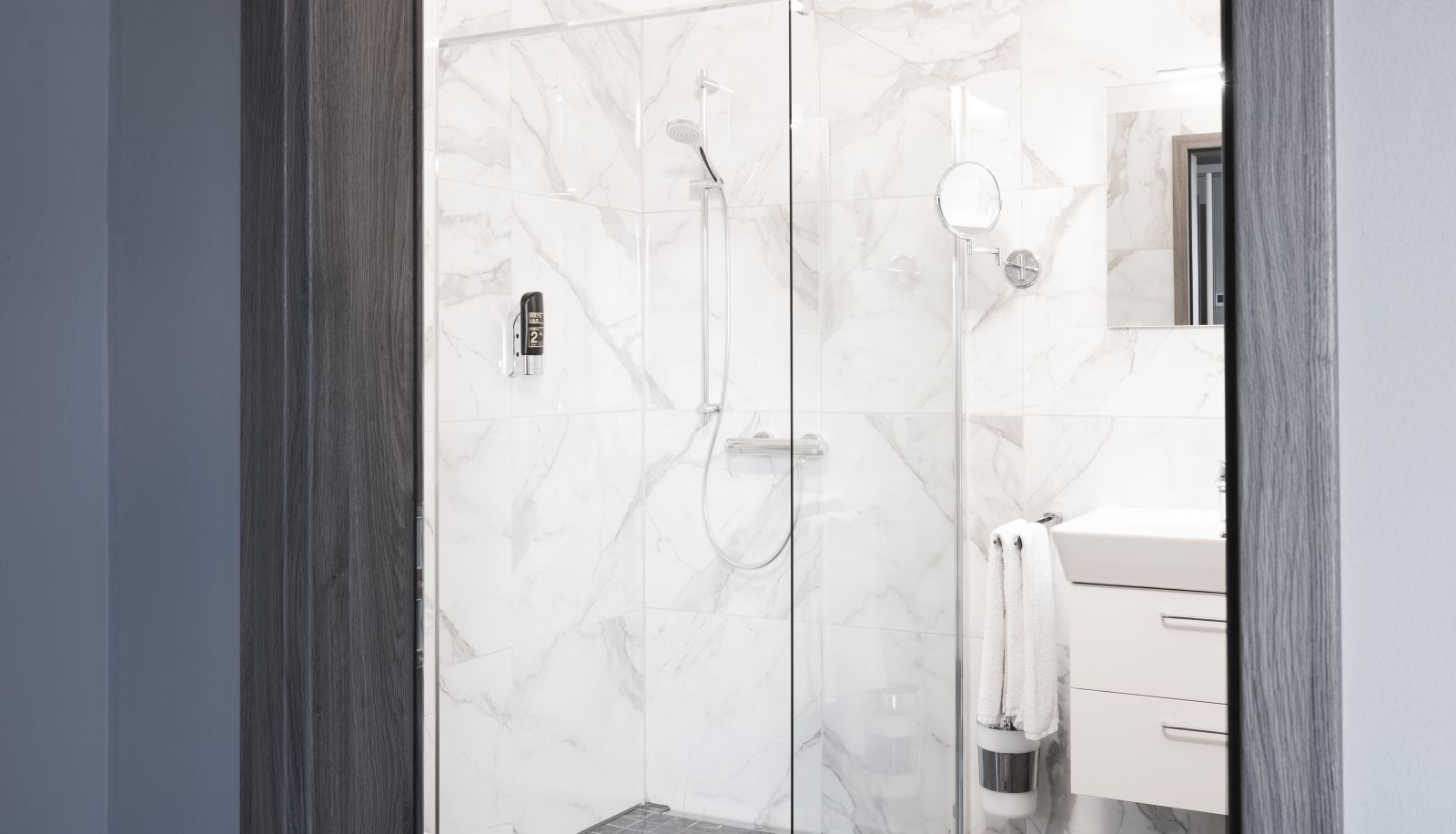 Bathroom - THE ROOMS - Hotel & House