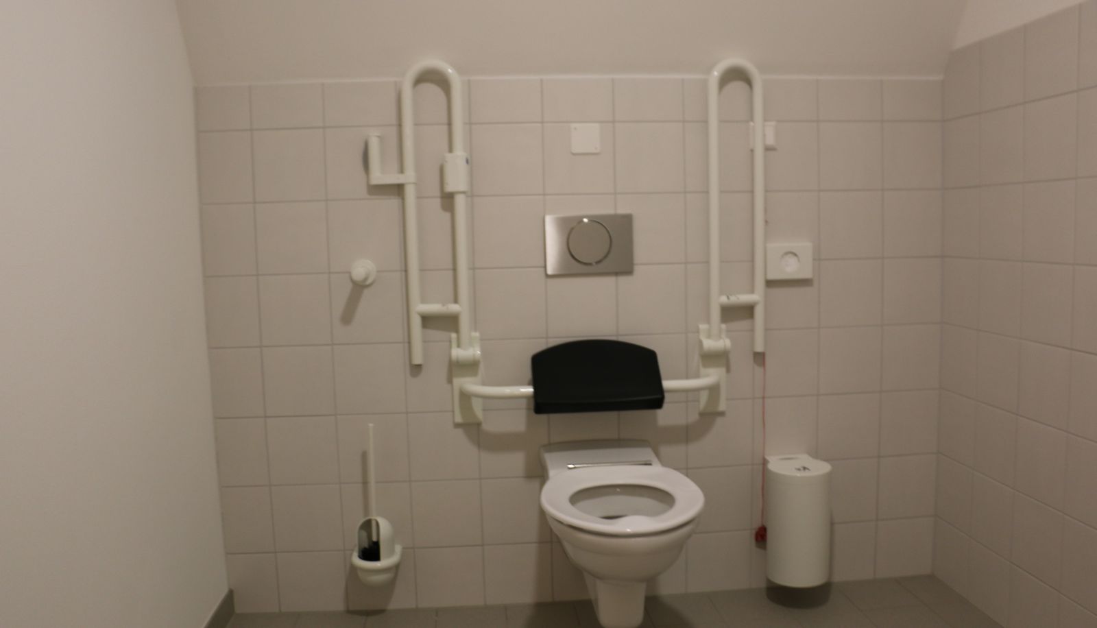 Bathroom - Jugendherberge Dinkelsbühl – Youth Hostel