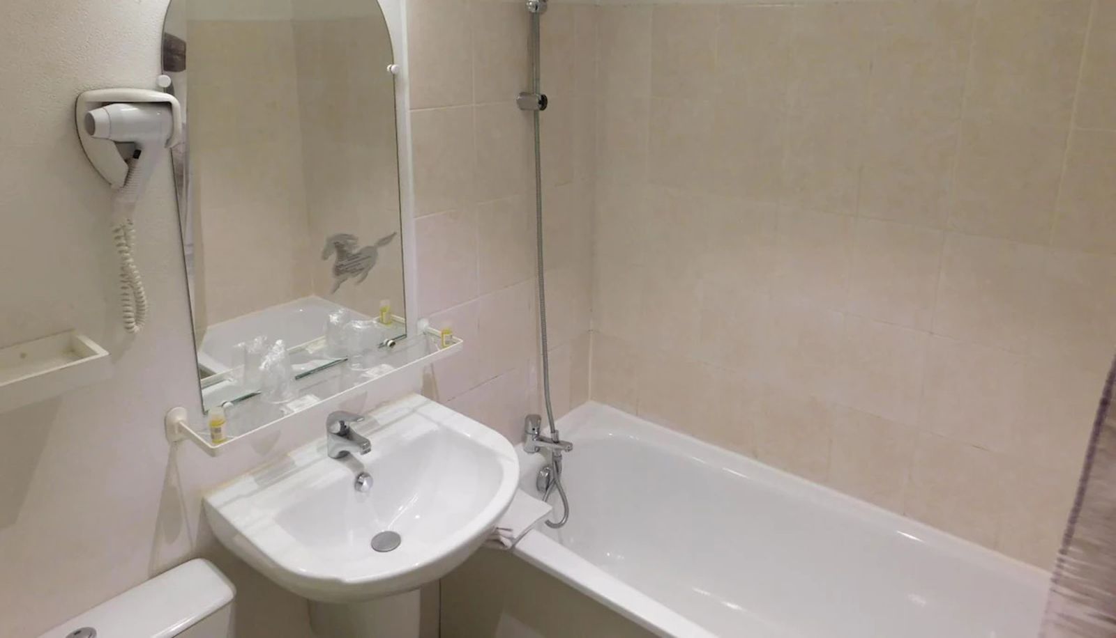 Salle de bain - Brit Hotel Argentan