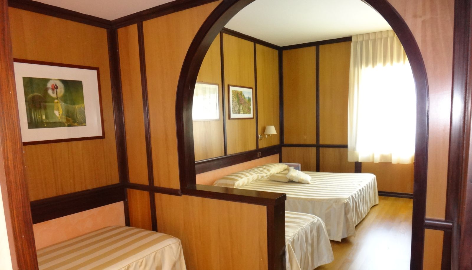 Pokój czteroosobowy - Benny Hotel