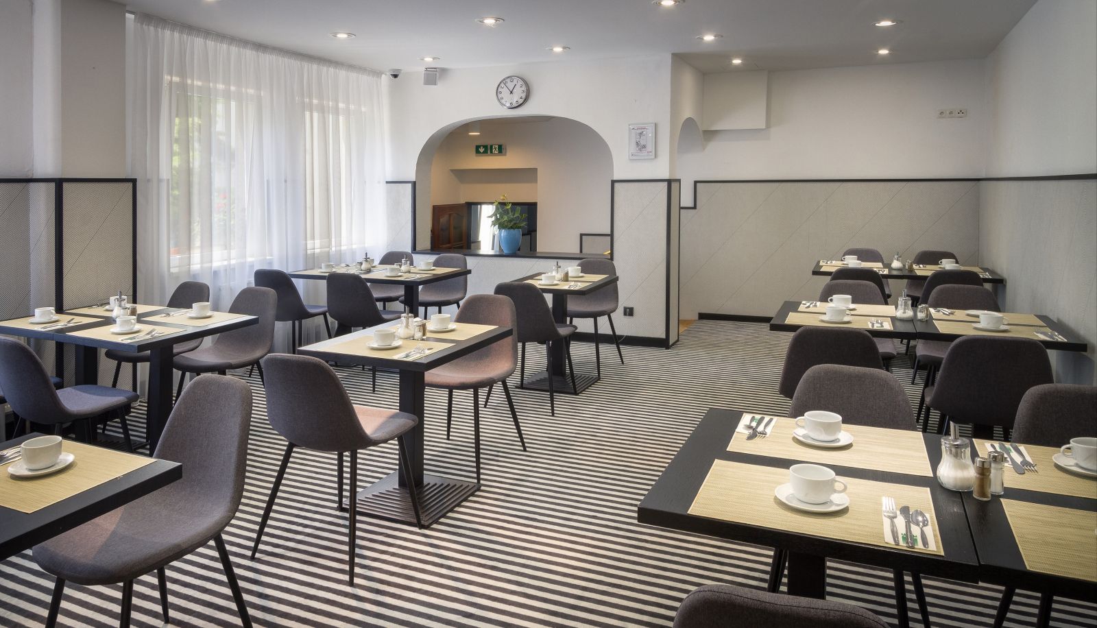 Breakfast room - White Lion