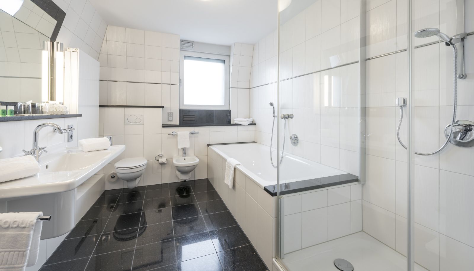 Badezimmer - Tripp Inn Stadthotel Coburg