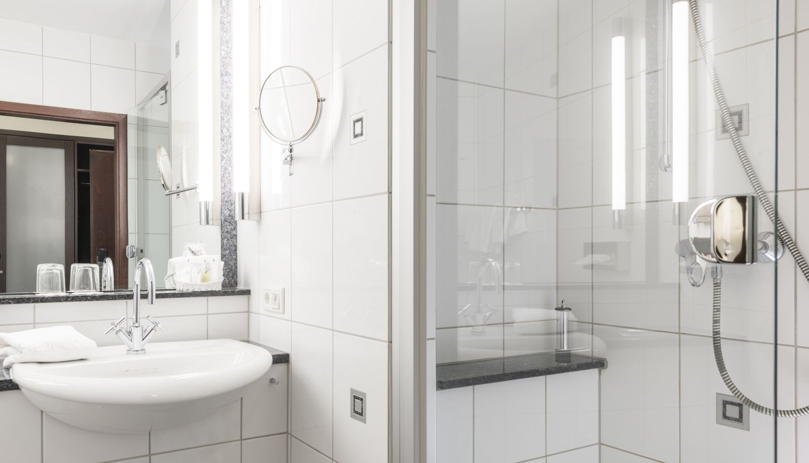 Badezimmer - Tripp Inn Stadthotel Coburg