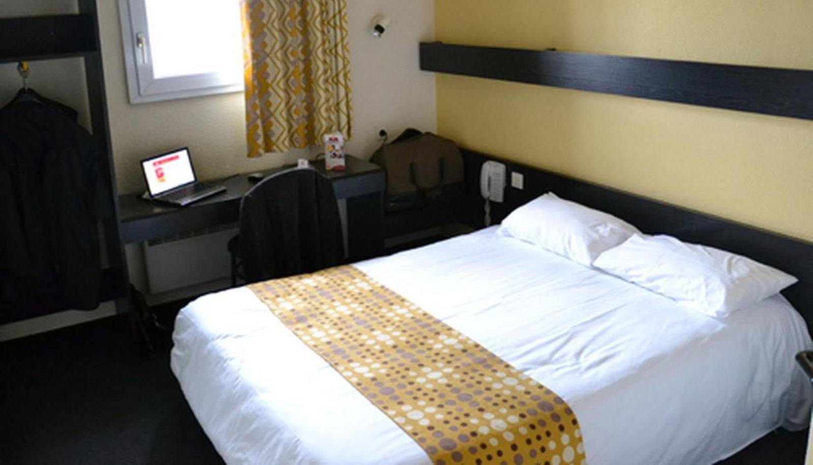 Standardzimmer (Doppel) - Brit Hotel Baillet en France