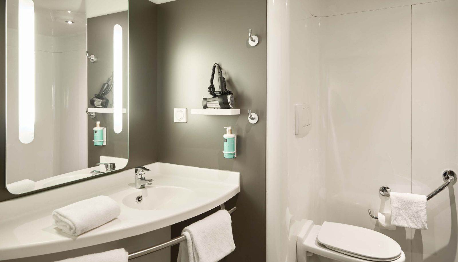 Badezimmer - B&B HOTEL Vélizy Est