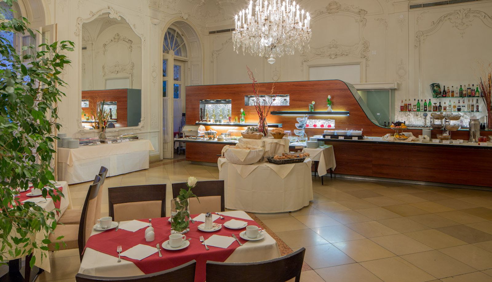 Ontbijtzaal in het restaurant - Austria Trend Hotel Schloss Wilhelminenberg Wien