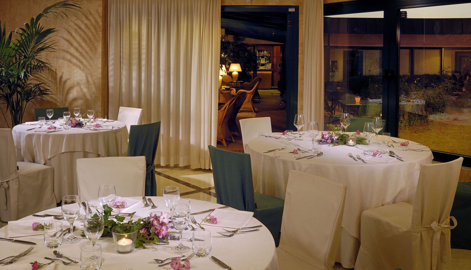 Café/Bistro - Phi Hotel Emilia