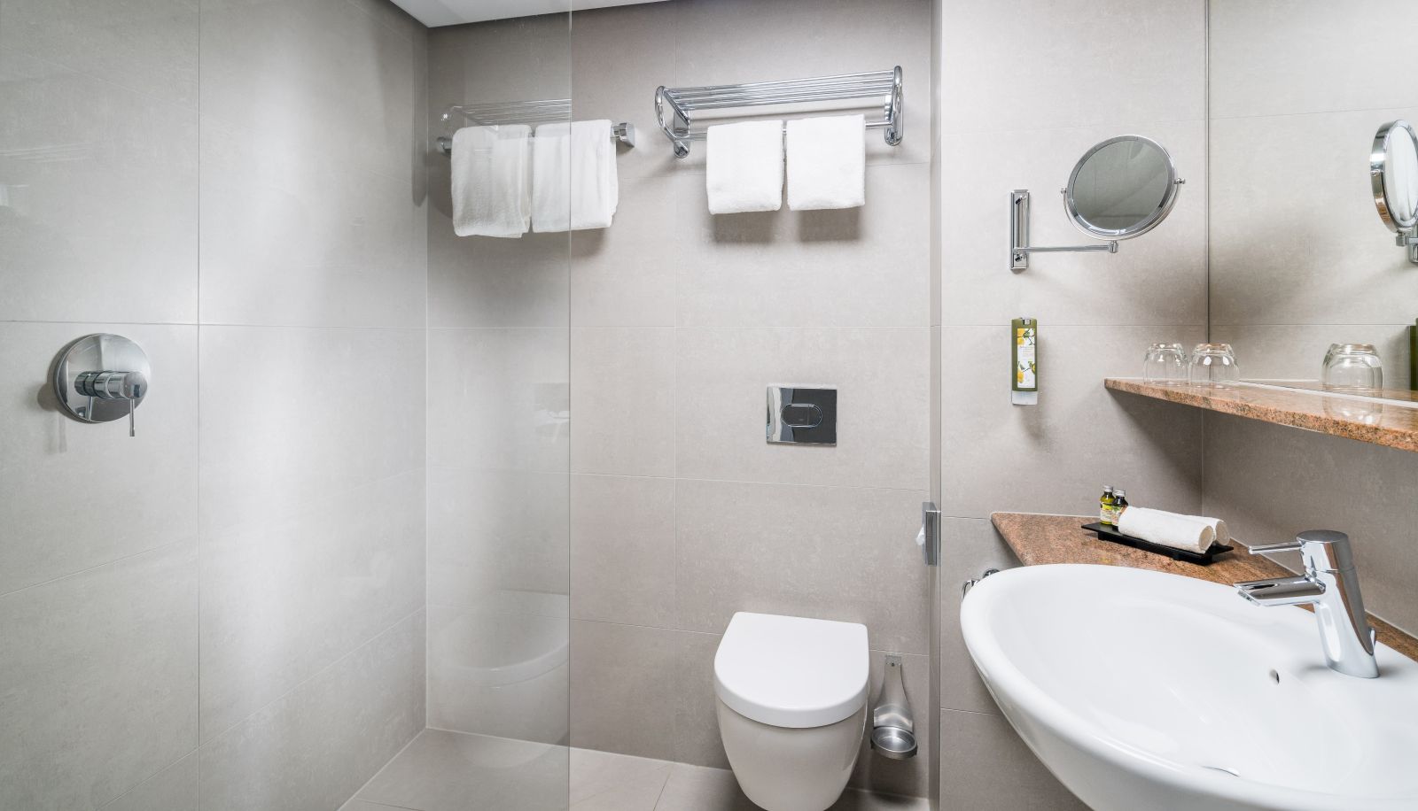 Bathroom - Steigenberger Hotel Bielefelder Hof