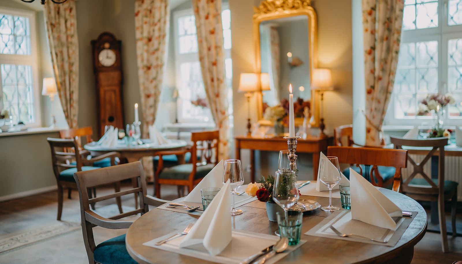 Restaurant 1 - Pałac Łomnica