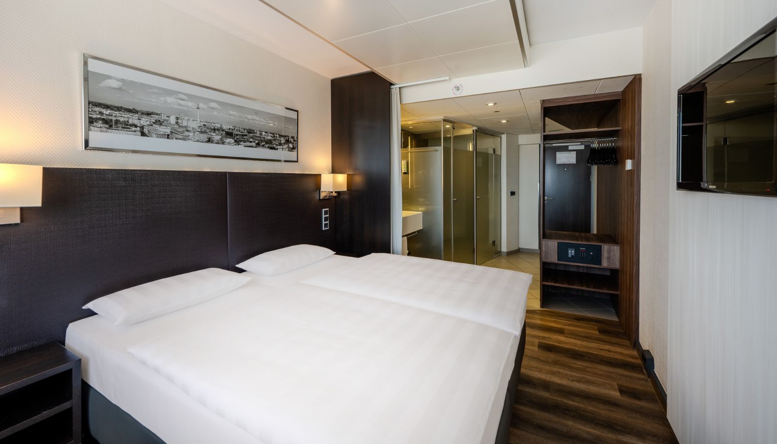 Standard room (double) - Park Inn by Radisson Berlin Alexanderplatz