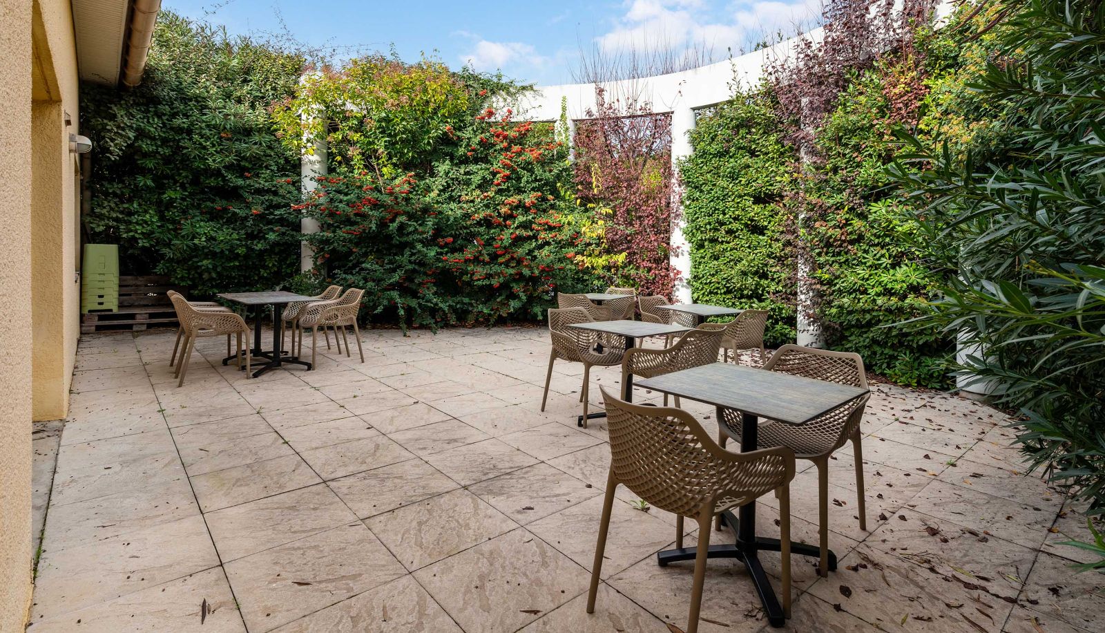 Terrasse - B&B HOTEL Montpellier Sud Lattes