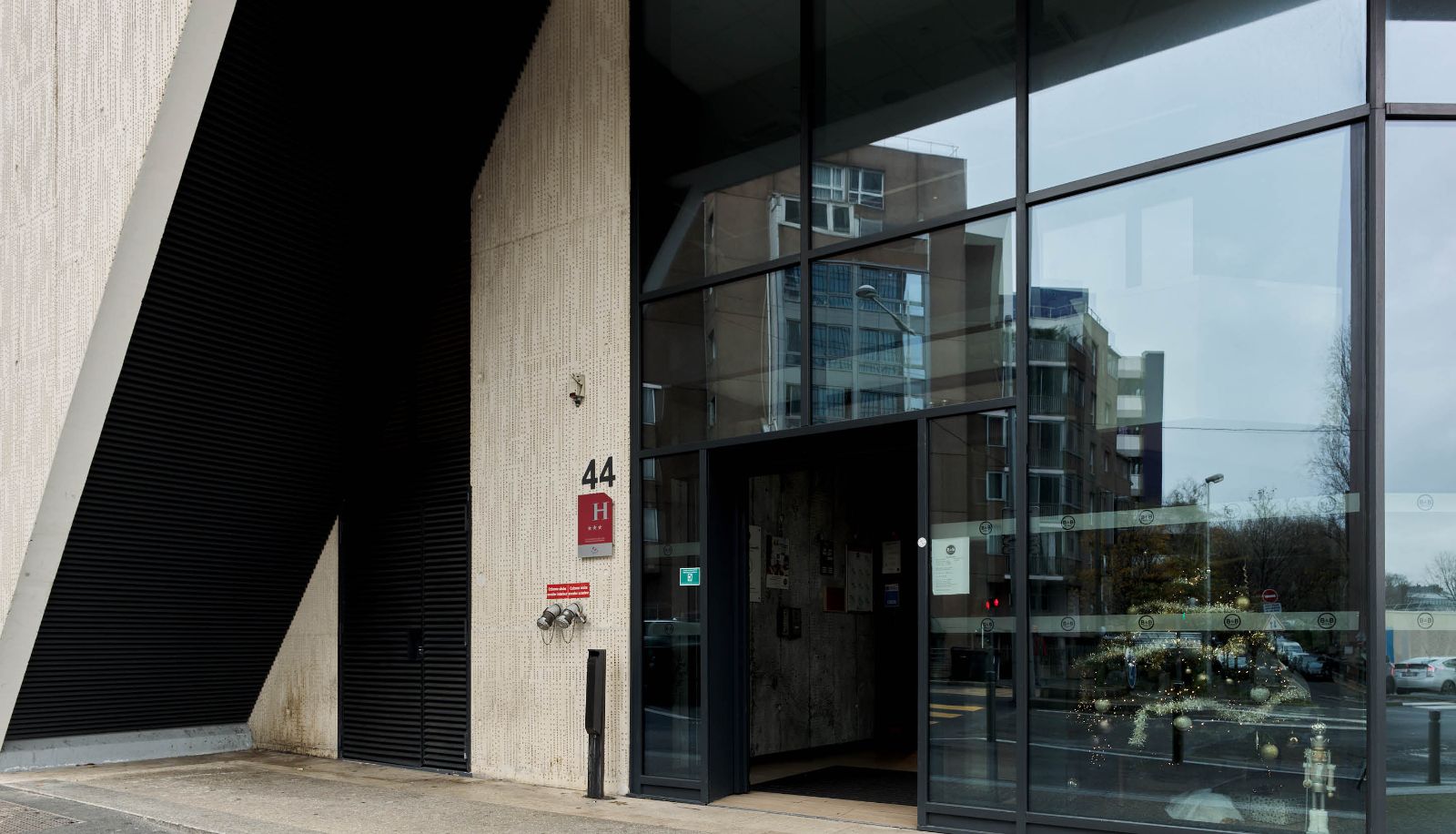 Buitenruimte van het hotel - B&B HOTEL Paris Porte de Bagnolet 3 étoiles