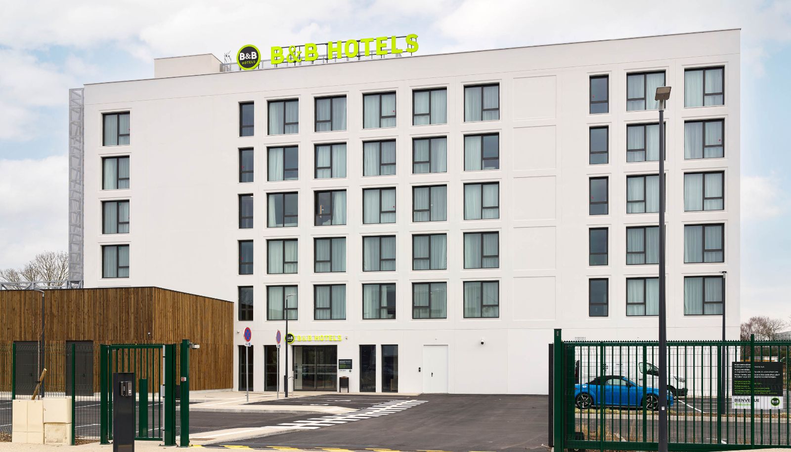Buitenruimte van het hotel - B&B HOTEL Cergy Saint-Christophe Gare 3 étoiles