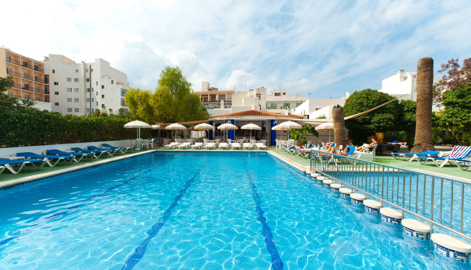 Zwembad - The Red Hotel by Ibiza Feeling