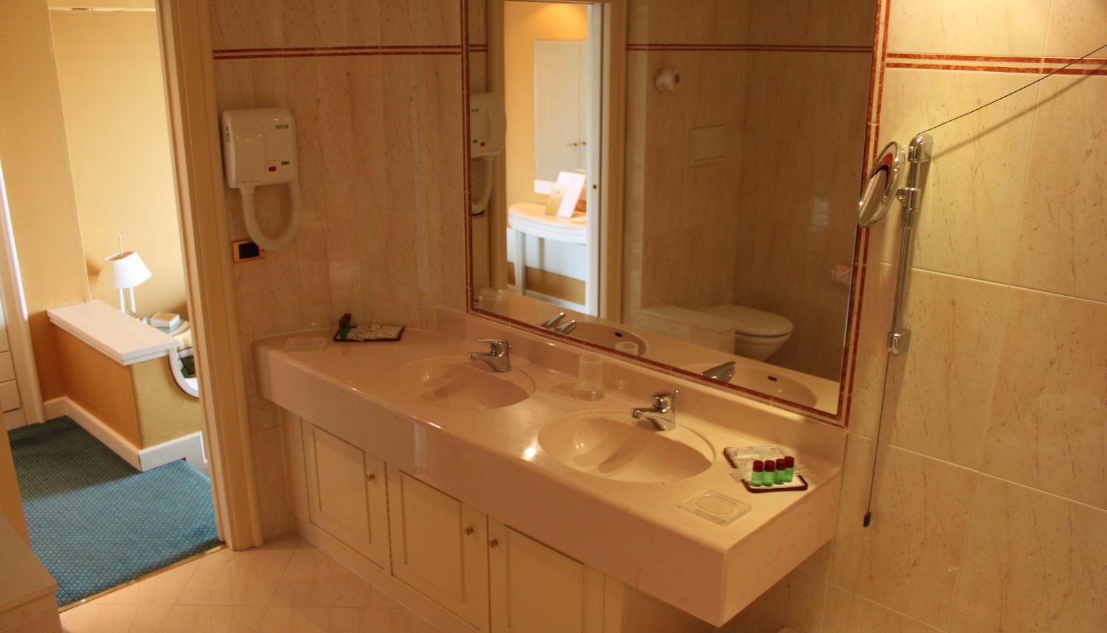 Bagno - 501 Hotel