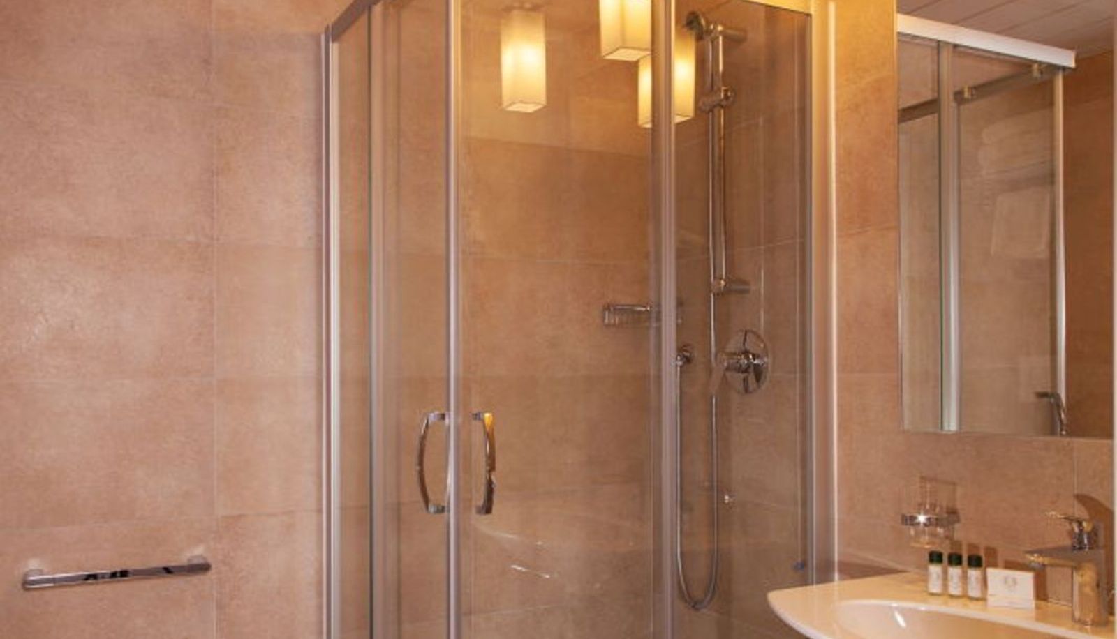 Badezimmer - Fleming Grand Hotel