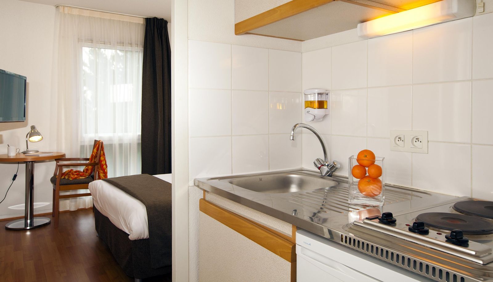 Coin cuisine dans la chambre - Séjours & Affaires Nantes La Beaujoire