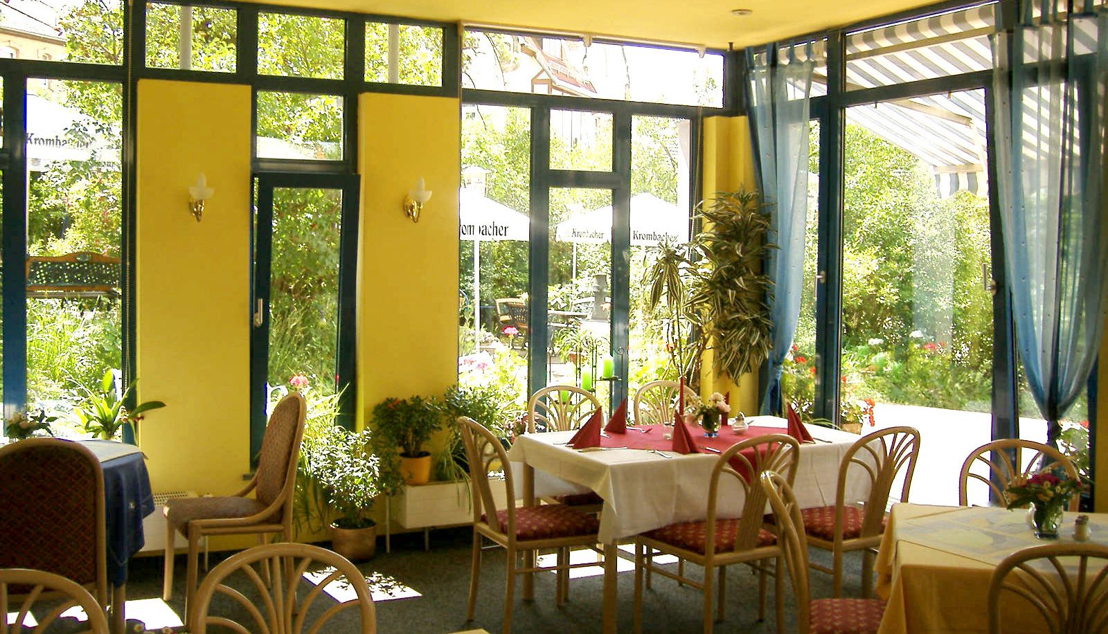 Breakfast room within the restaurant - Schöne Aussicht