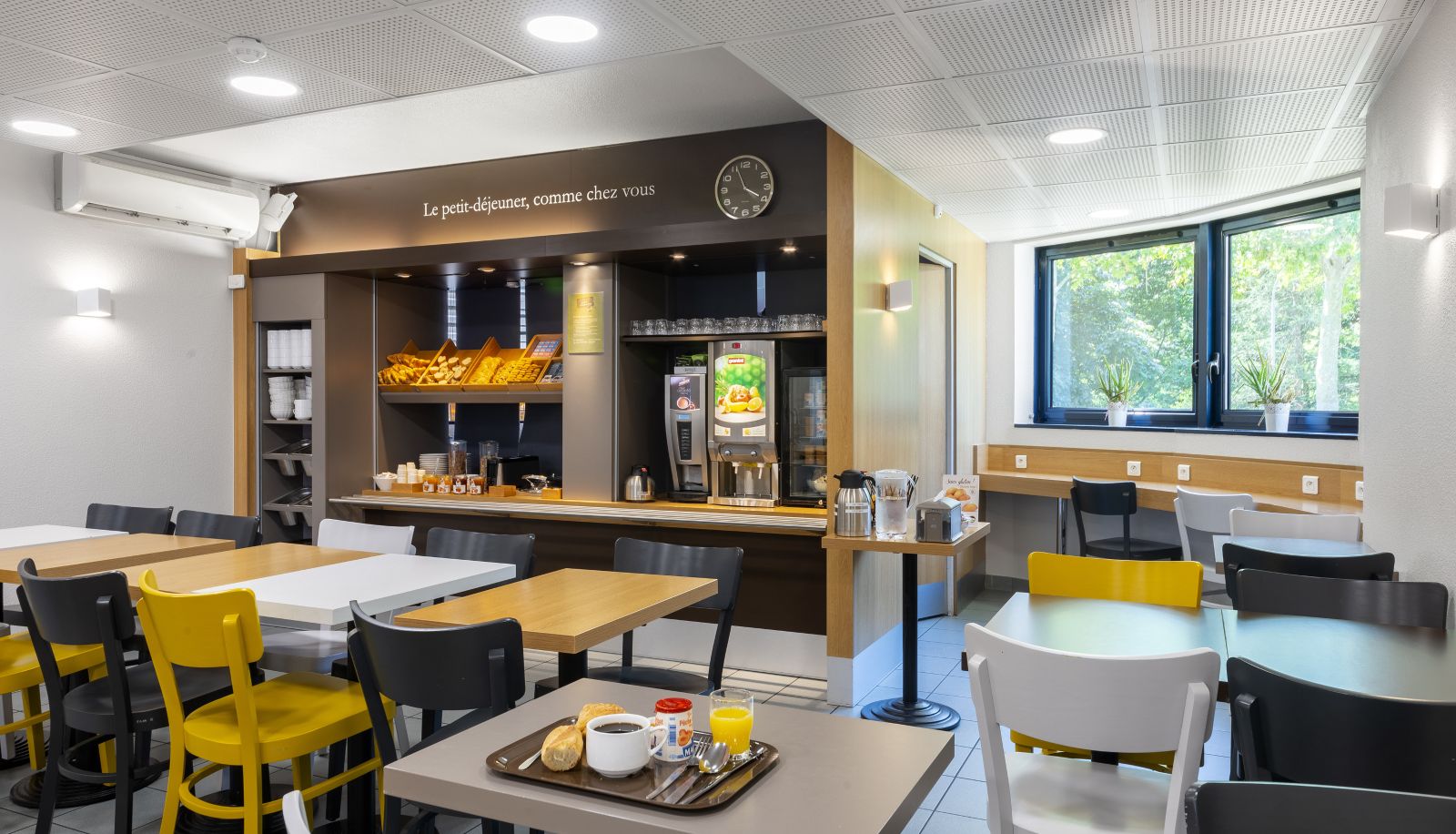 Breakfast room - B&B Hotel Cholet Sud