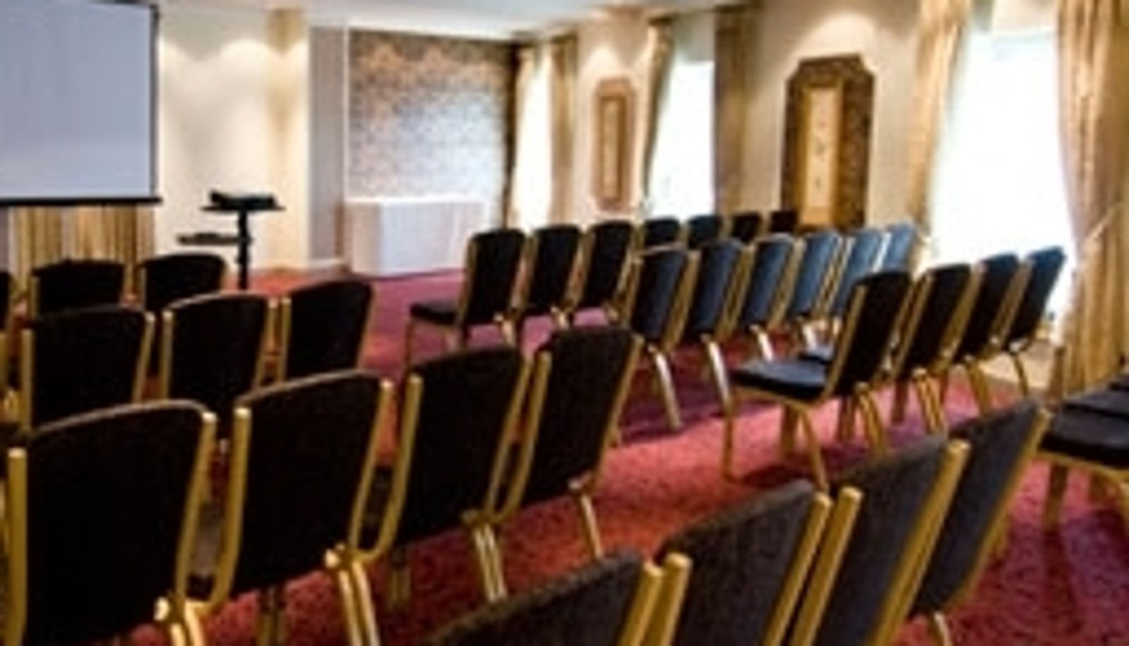 Conferencias - Red Hall