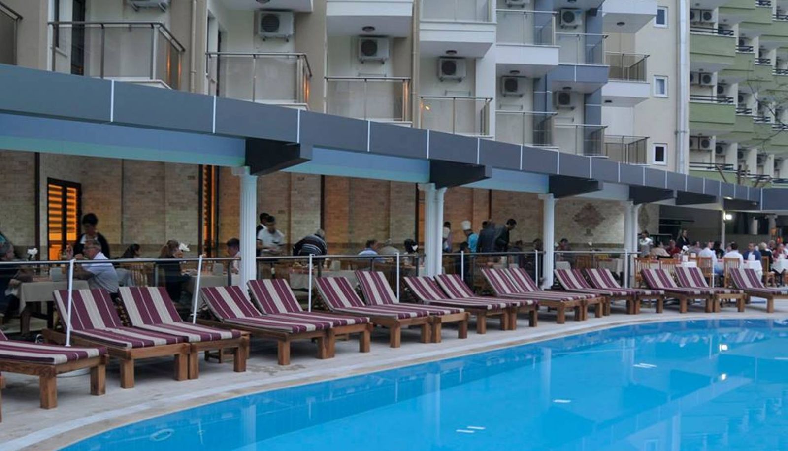 Piscine - Monte Carlo Hotel