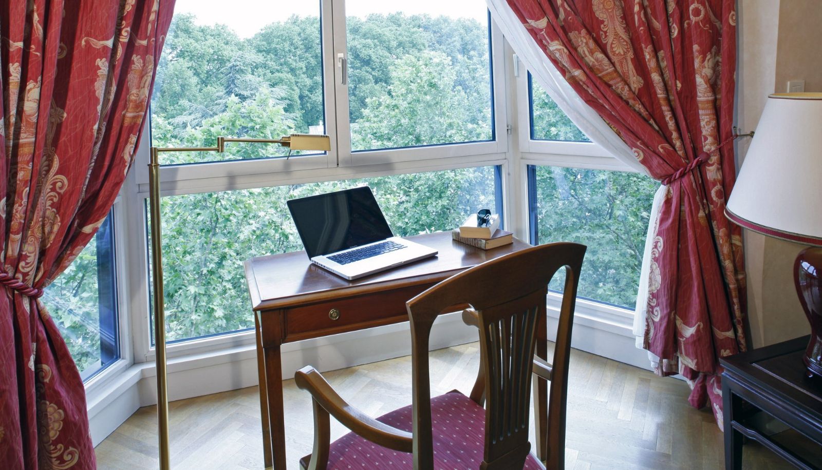 Zimmer - Warwick Reine Astrid-Lyon