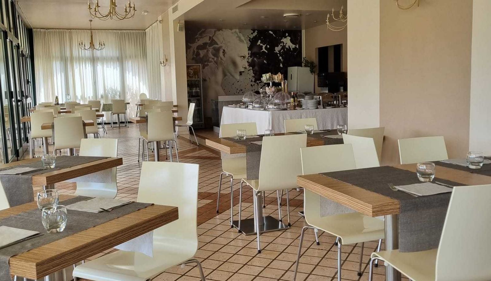 Ontbijtzaal in het restaurant - Le Terrazze sul Lago Hotel & Residence