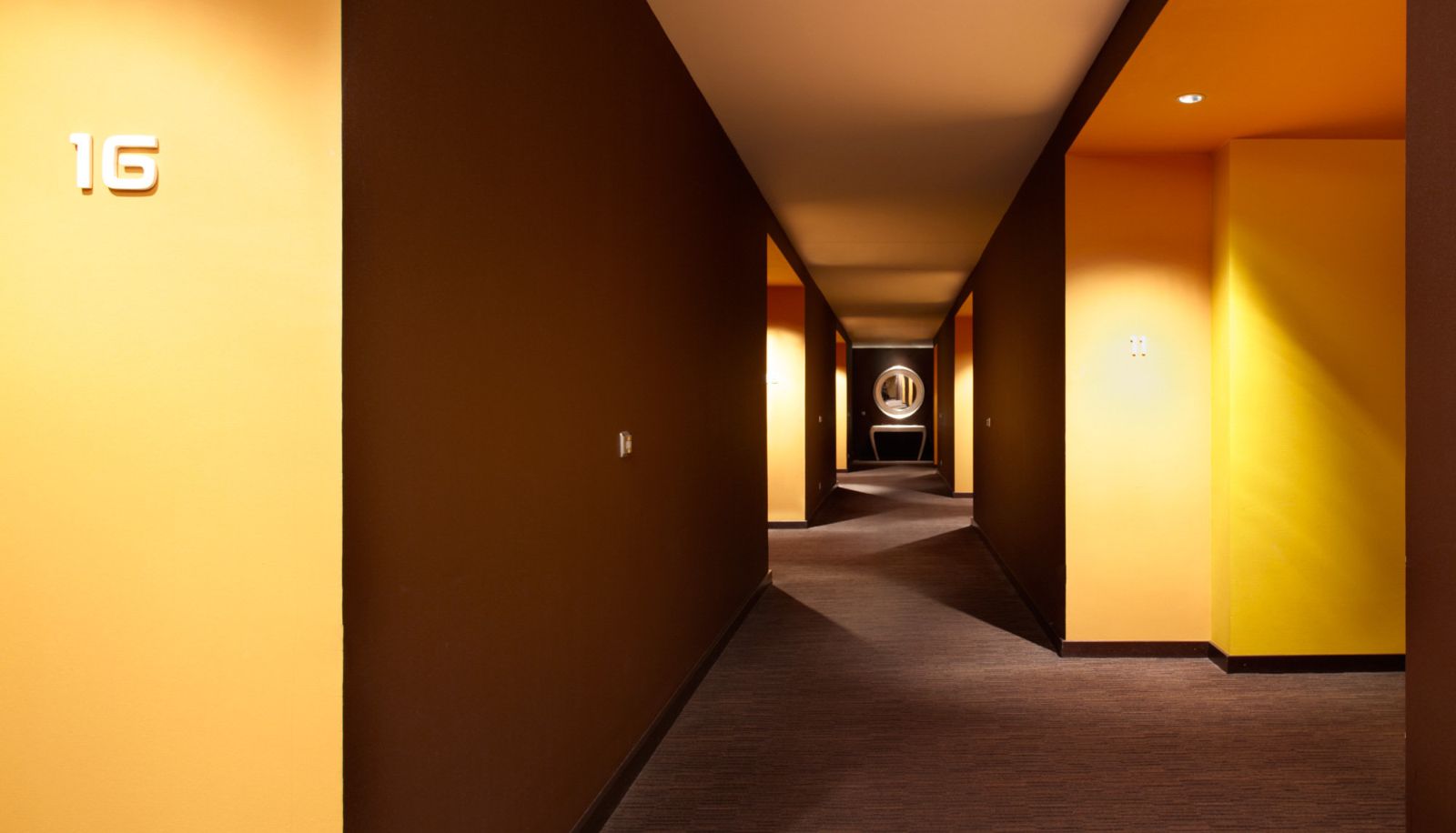 Interno dell'hotel - east