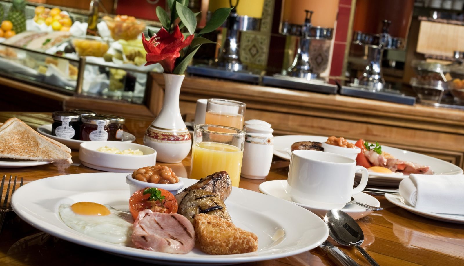 Salle de petit-déjeuner dans le restaurant - Danubius Regents Park