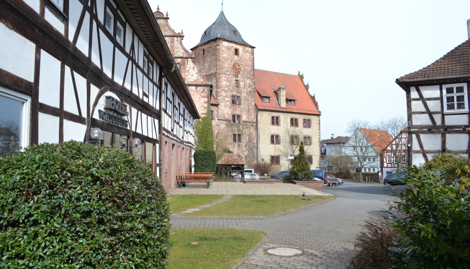 Zona exterior del hotel - Vorderburg