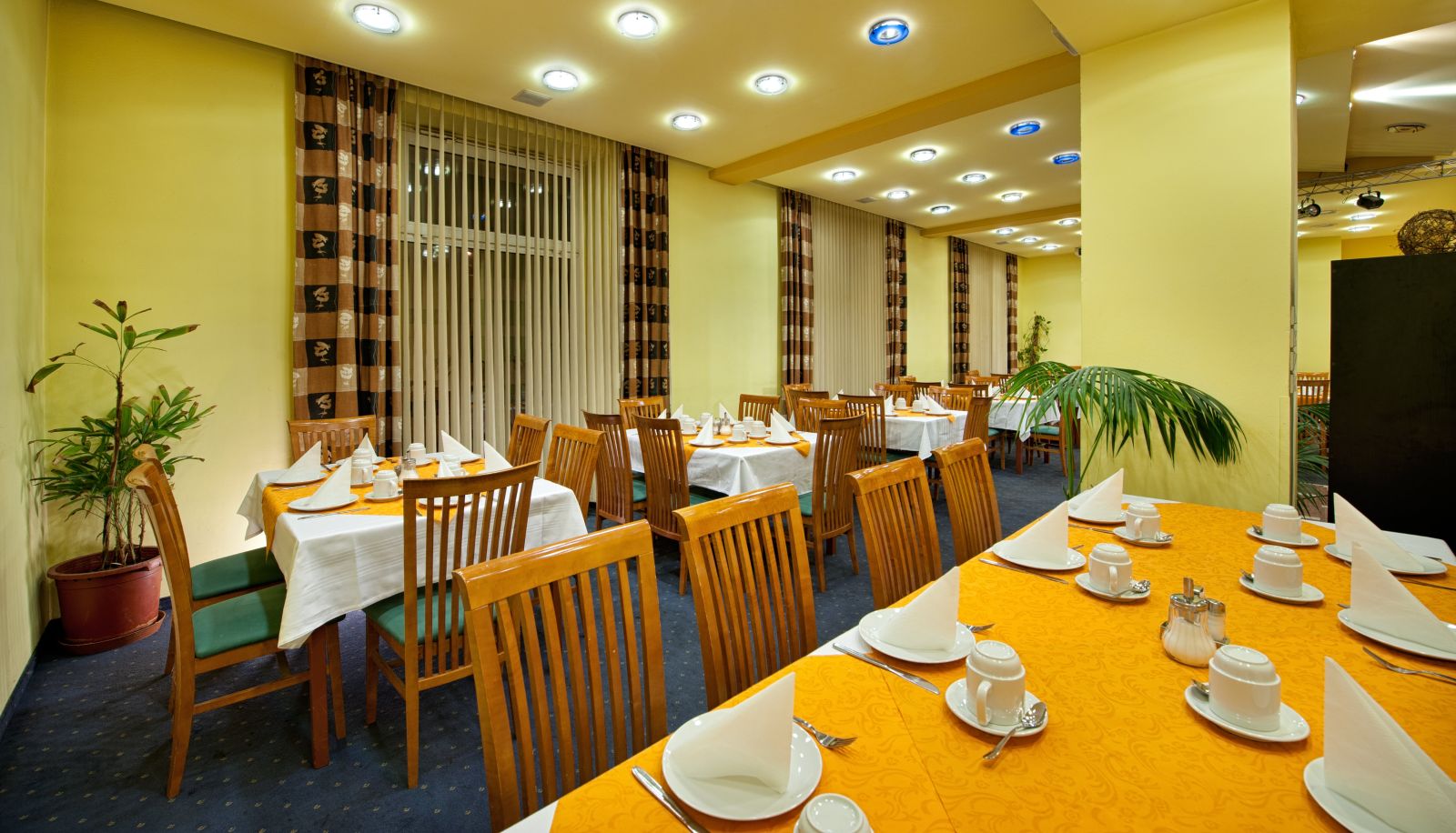 Frühstücksraum innerhalb des Restaurants - Henrietta